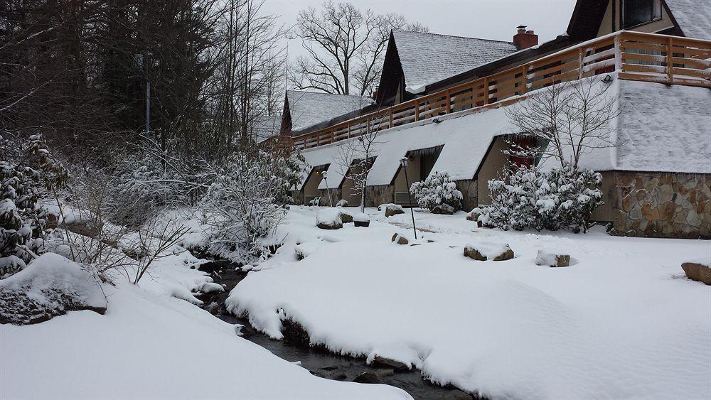 Inn At Deep Creek Oakland Exteriör bild