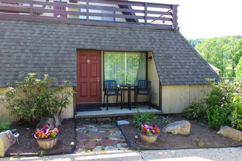 Inn At Deep Creek Oakland Exteriör bild